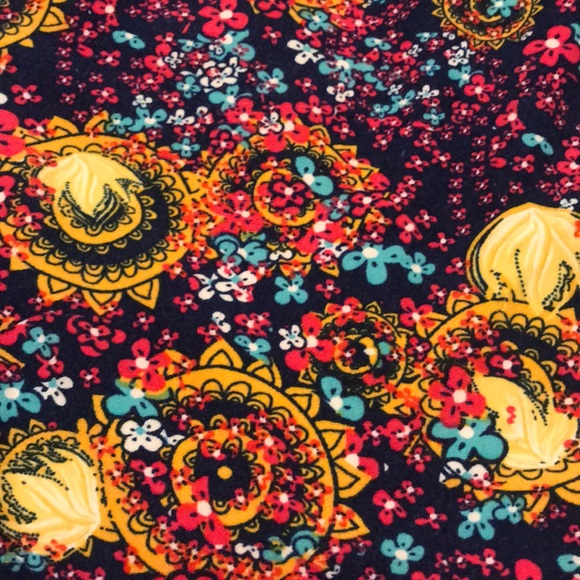 2 for $20 💕LuLaRoe Leggings 💕 One Size - Picture 2 of 6